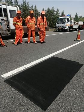網(wǎng)裂貼-內(nèi)蒙古高路公司巴彥淖爾分公司，G6高速-20210512-001