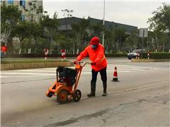 選對(duì)道路灌縫膠，用對(duì)灌縫工藝，讓道路裂縫修補(bǔ)不再徒勞