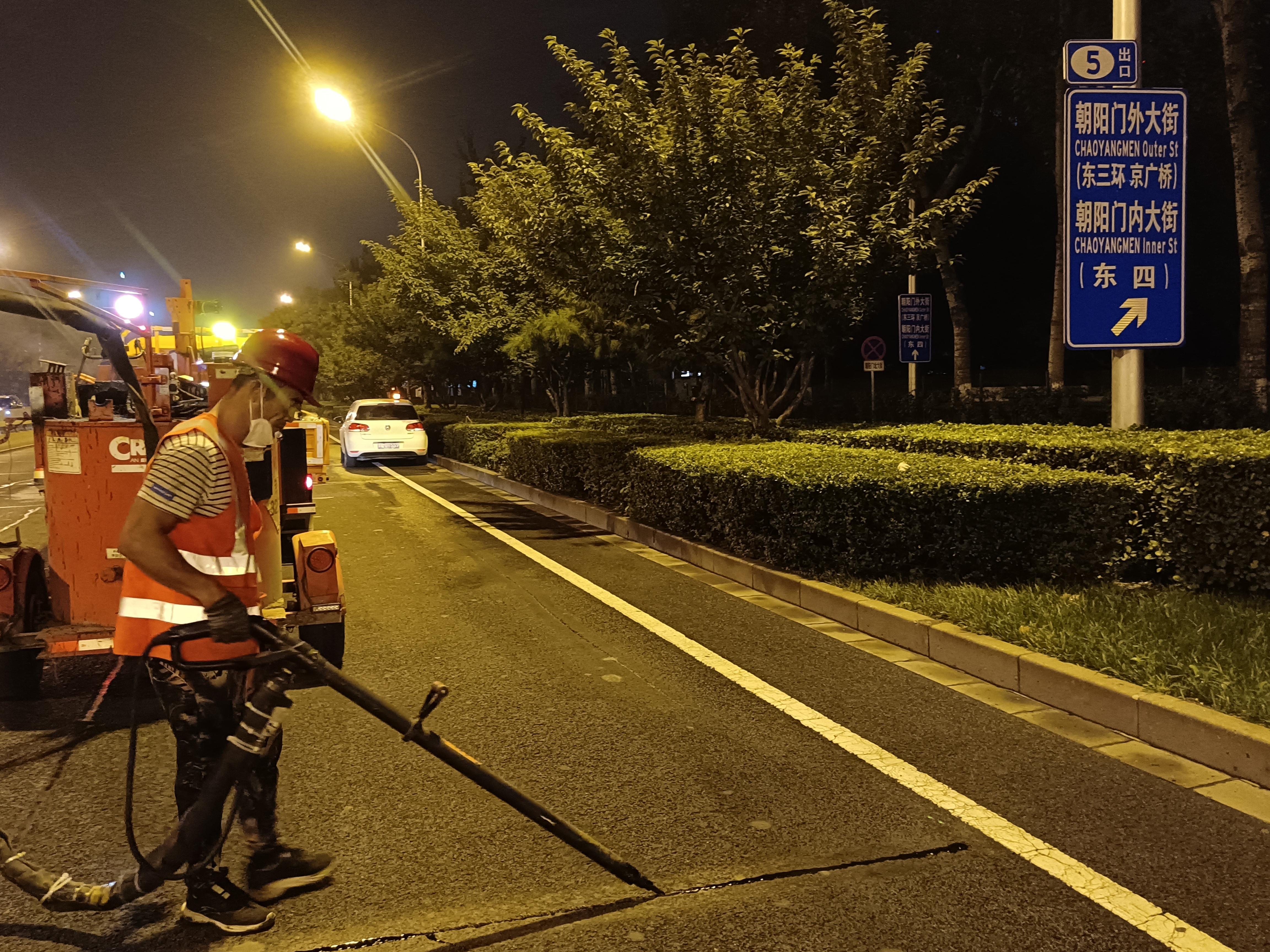 嘉格道路灌縫膠：祝護路者們新年快樂