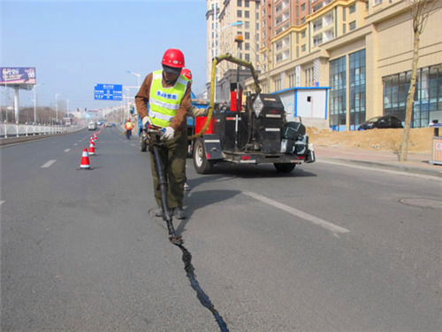 道路灌縫膠材料及施工工藝、注意事項(xiàng)、配方介紹