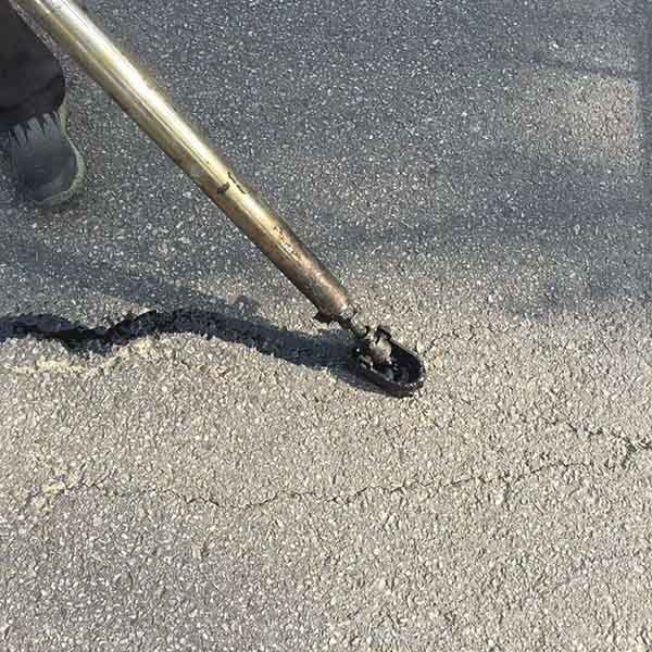 道路瀝青灌縫膠的這個(gè)特點(diǎn)可能讓灌縫修補(bǔ)工作白做