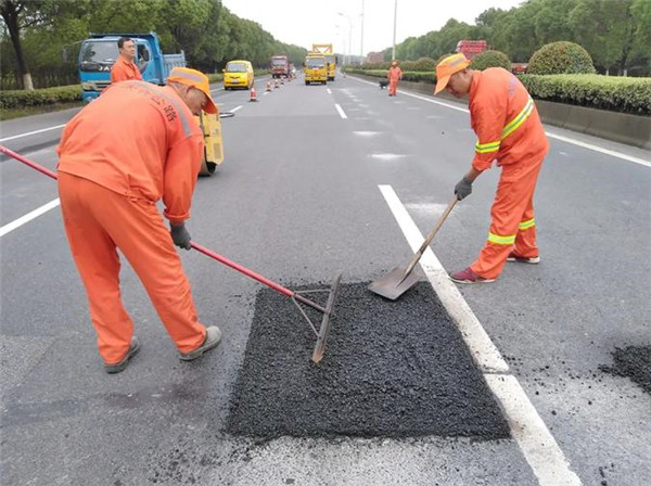 冷補(bǔ)料：冷補(bǔ)瀝青混合料成為道路路面坑槽修補(bǔ)主要選擇的原因